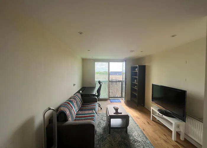 Modern 1Bd Flat - 5 Min Walk To Battersea Park!