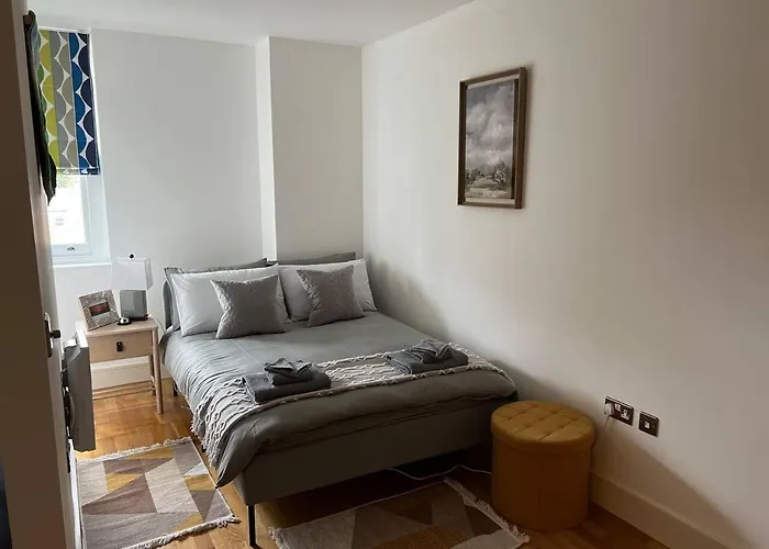 Stylish Studio Flat Near Central London