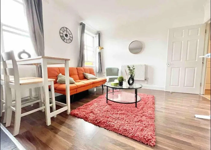 3 Bedrooms London Urban Escape