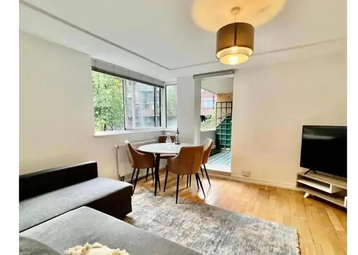 Central 1Bed Close To Transport Links