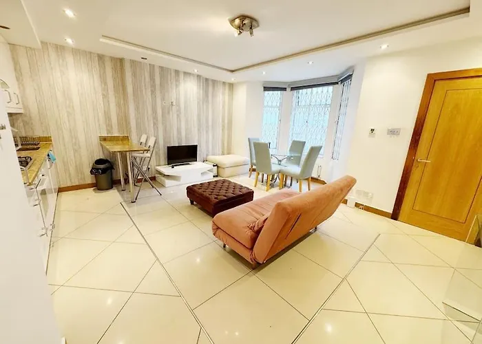 2 Bed Apartment In Central London