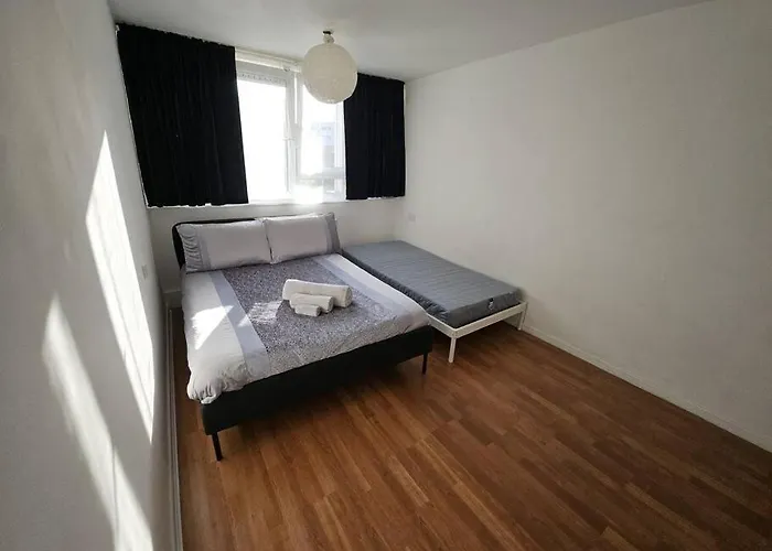 City Residence Steps From Kings Cross Station!