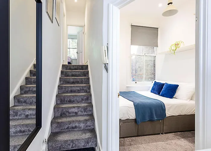 Stylish Hideaway Flat At Milton Park Highgate