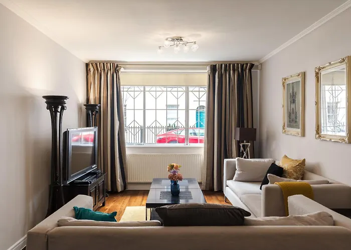 Picktheplace 3-Bedroom Portman Square