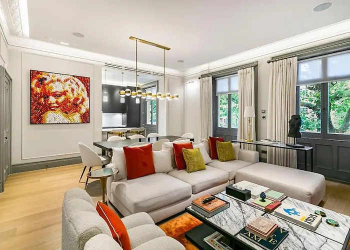 Ultra Luxury Holland Park Residence
