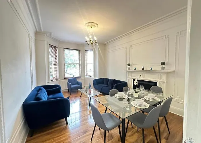 Oxford Street Beautiful Four Bedroom Villa