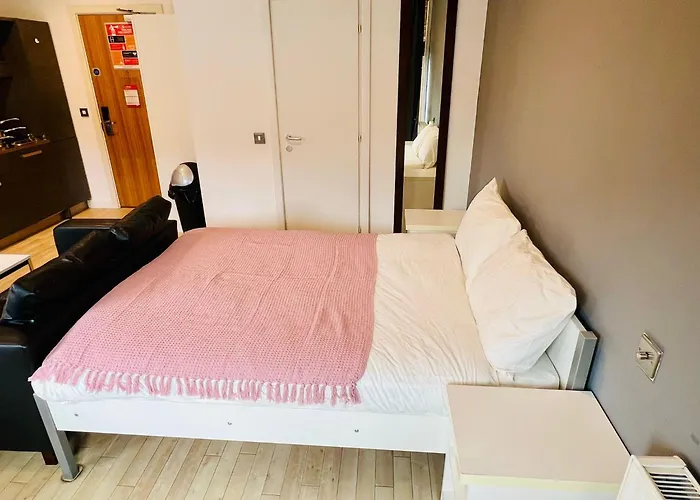 Stuhomes - Arundel House