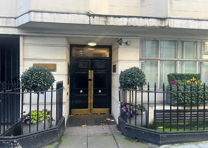 Hertford Court