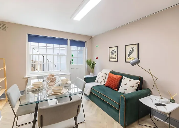Bold & Vibrant 1-Bedroom Escape In Prime Location!