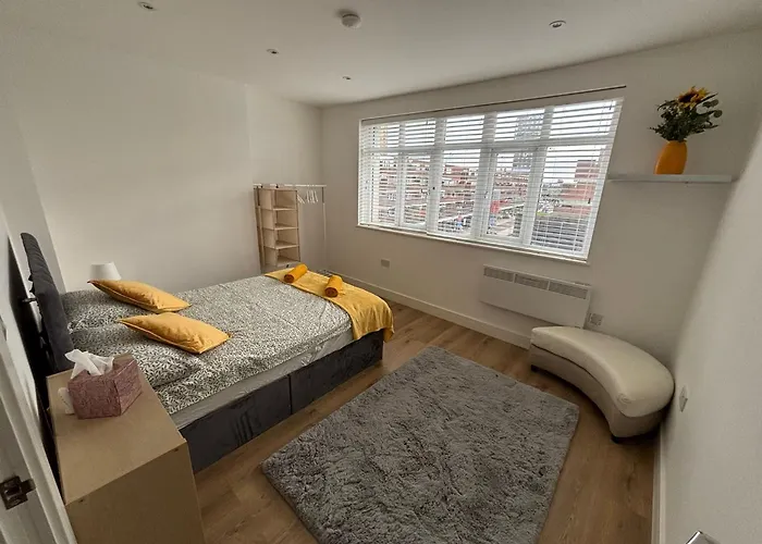 Beatiful 3 Bedroom Apartment Near Tower Bridge