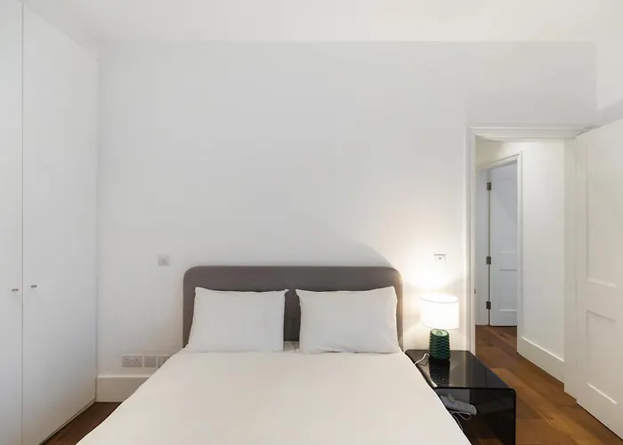 Modern Two Bed Two Bath Flat In Kensington - Knightsbridge