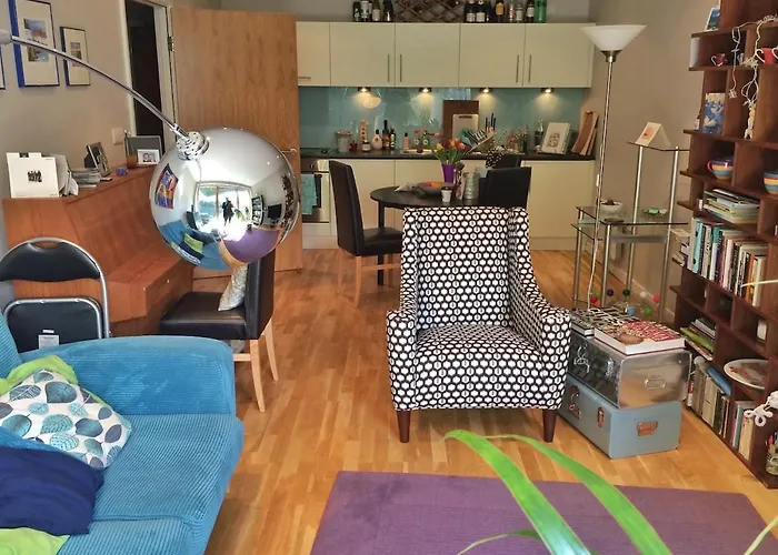 Shoreditch Pad Bright & Airy