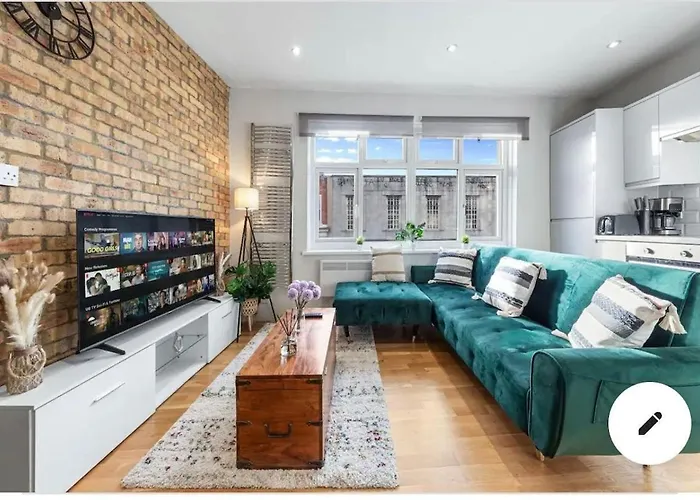London Elite Flat With Parking