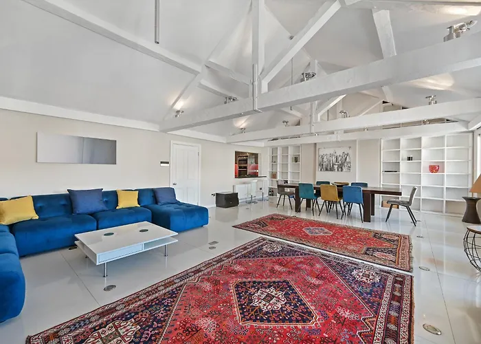 Cosy Flat In Central Mayfair