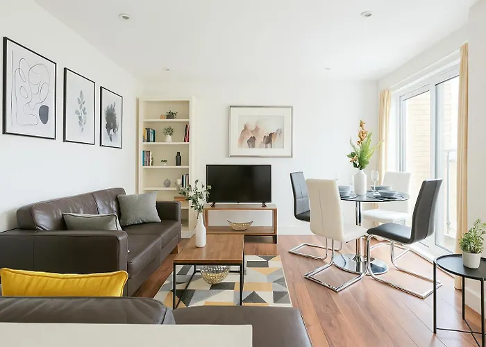 Spacious 2Br Acton Apartment - Modern Comfort