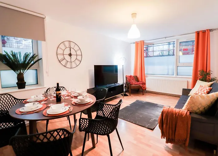 Well-Presented 3-Bedroom Flat! Great Location!