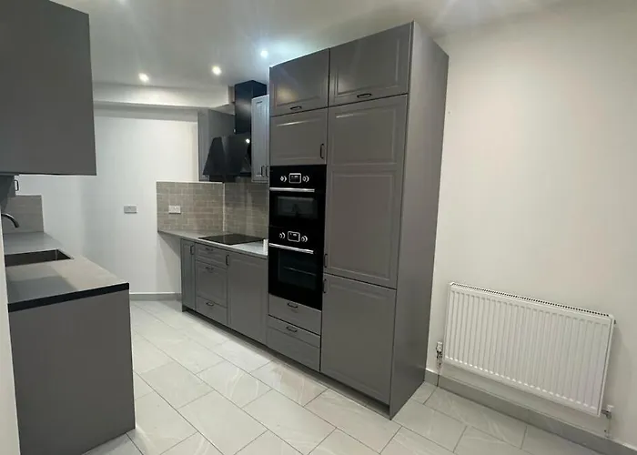 Nice Bell Street 2 Bedroom Flat A