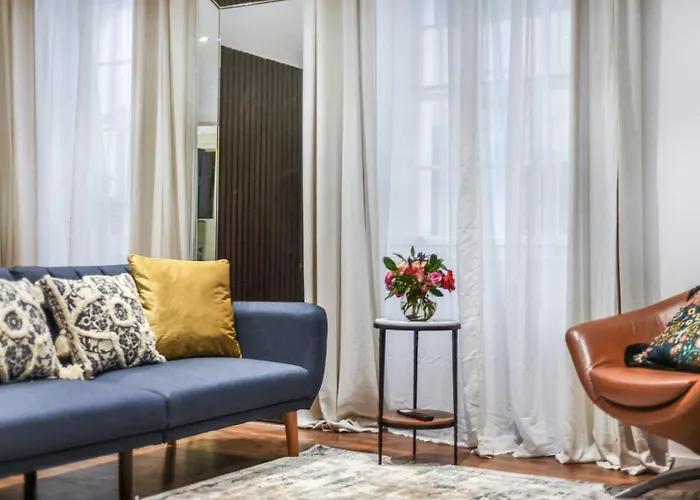 Stylish London Basement Flat With Patio Near Edgware Road & 6Mins Walk To Marble Arch Station