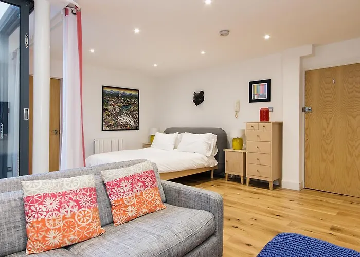 Crashpads Shoreditch Loft With Private Courtyard