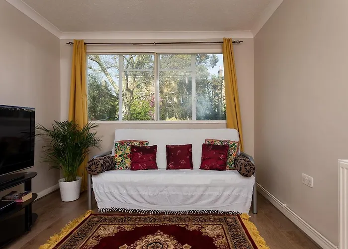 Fantastic 2Bd Garden Flat In South London!