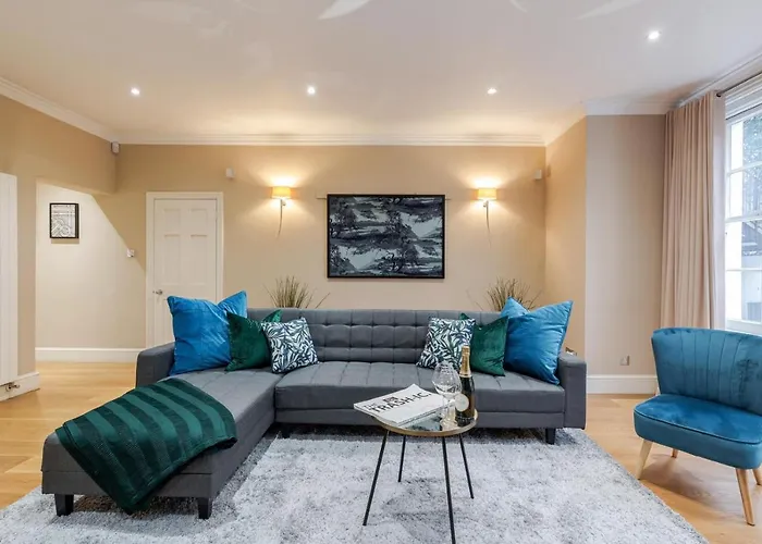 Luxurious Central Kensington Apartment