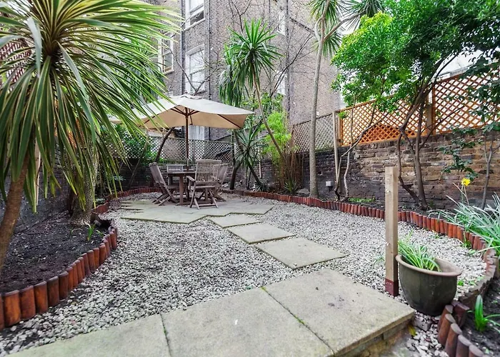 3 Bedroom Garden Flat - Central Location