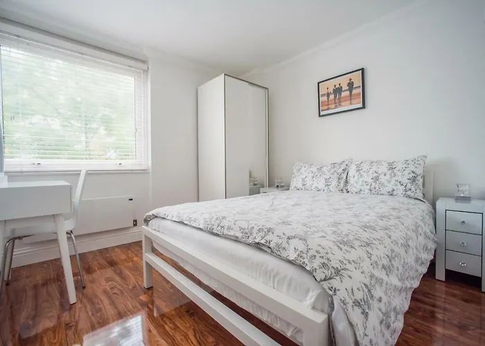 Superb Central Modern 3Bed 2Bath, Trendy Fitzrovia W1 By Oxford Street With Lots Of Local Info Provided