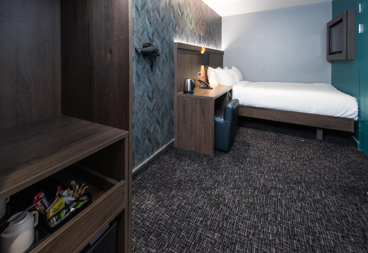 Brit Elephant Castle 3* London