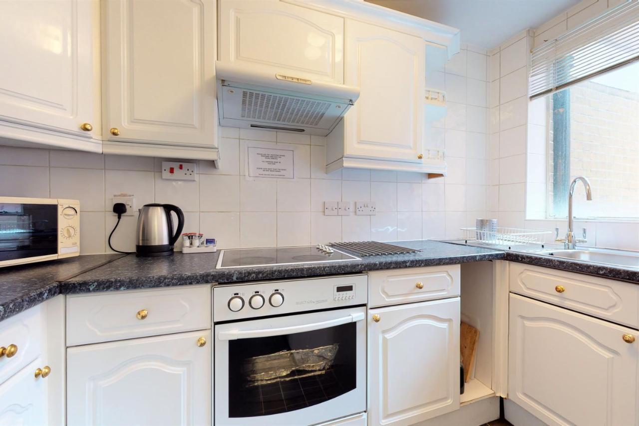 Hertford Court 3*