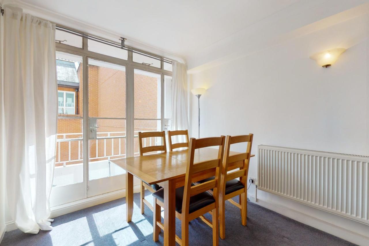 Hertford Court 3*