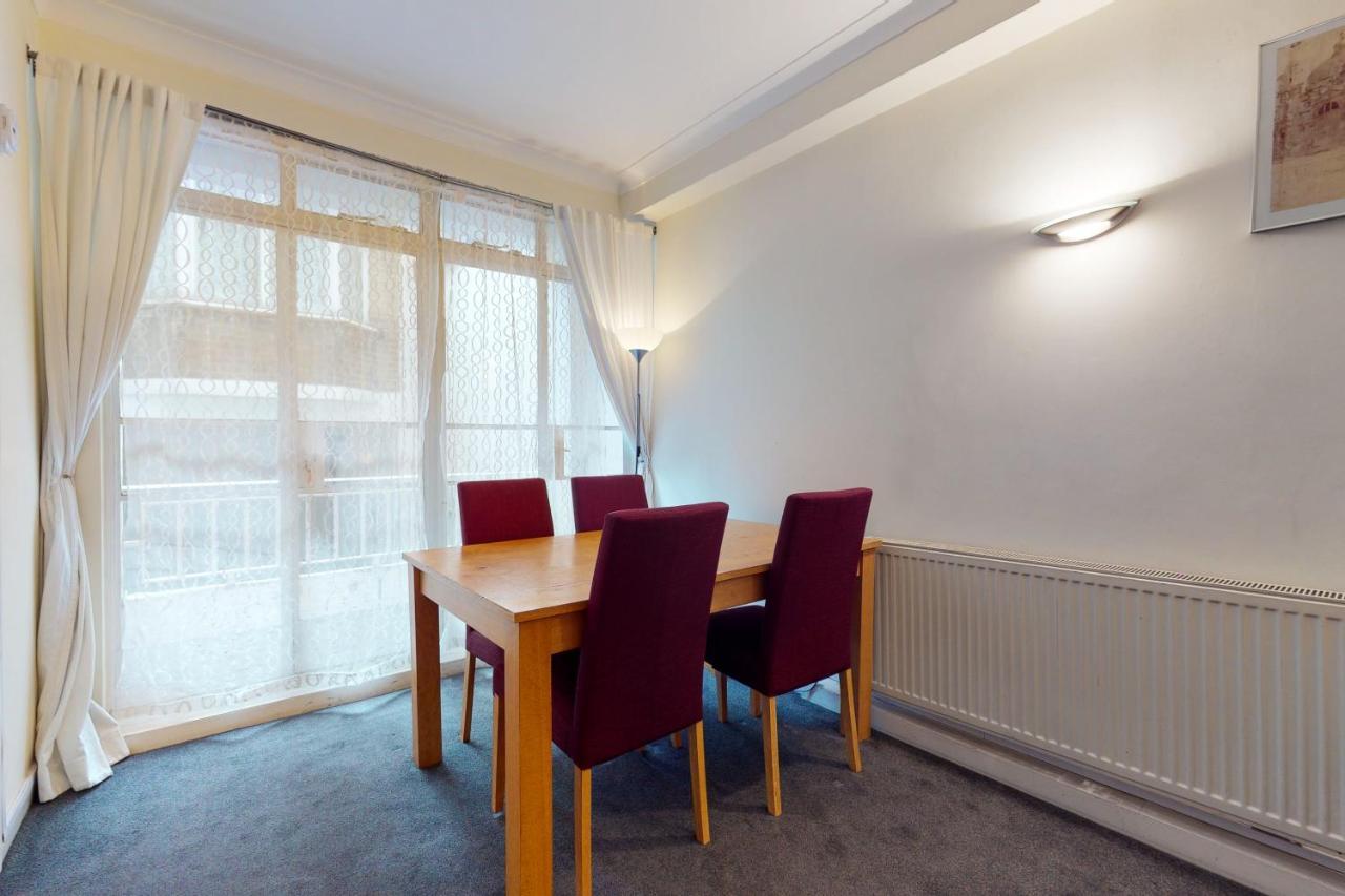 Hertford Court 3* London