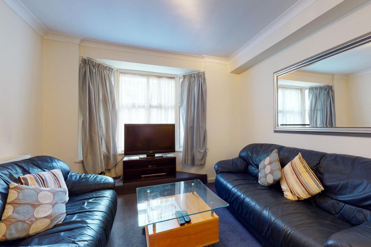 Hertford Court London