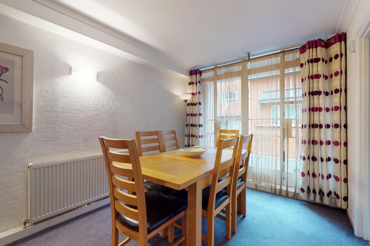 Hertford Court London