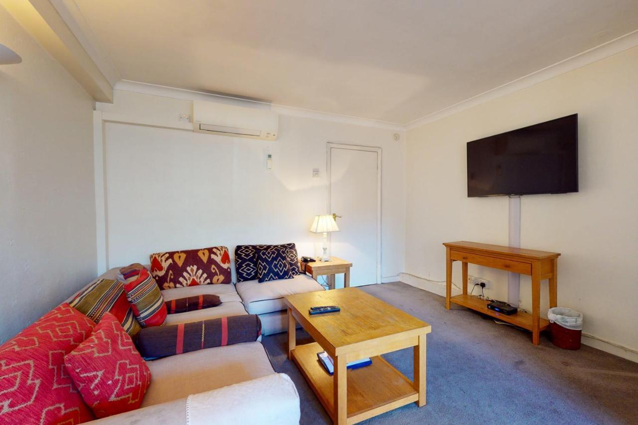 Hertford Court London