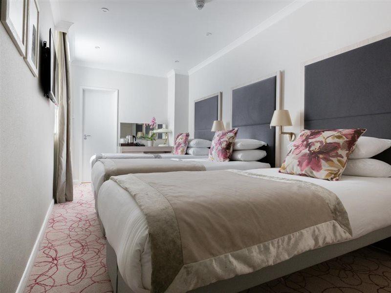 Blandford 4* London