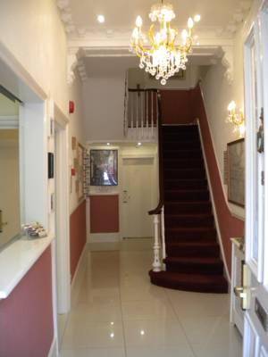 Oyo Lifestyle Golden 3* Londen