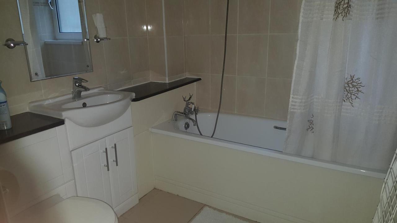 Portered Flat Shad Thames Apartment