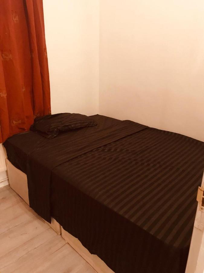 Galsworthy Avenue Guest house