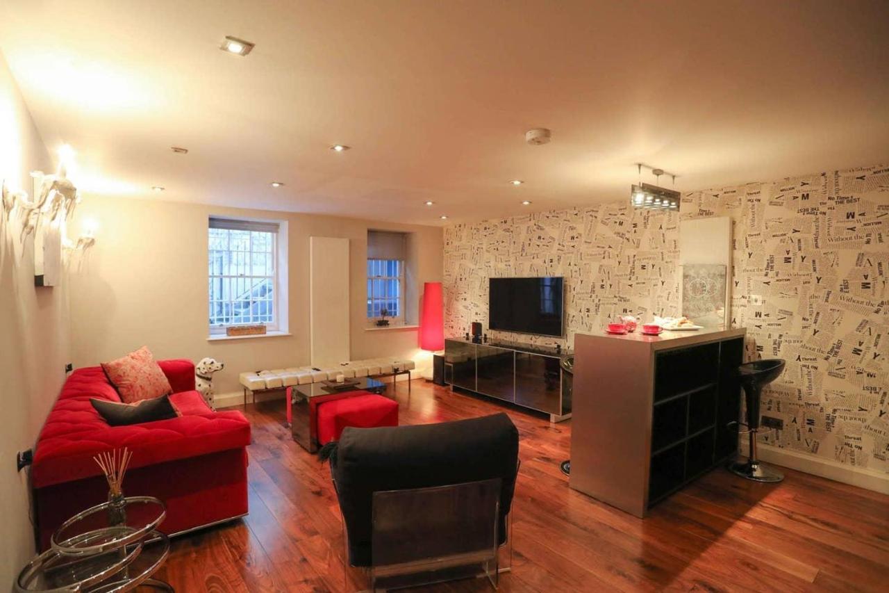 Lovely 2 Bed Garden Flat Warren Street * Londres