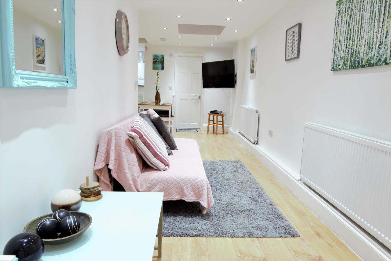 Newly Refurbished 2 Bedroom In The Heart Of Greenwich *
