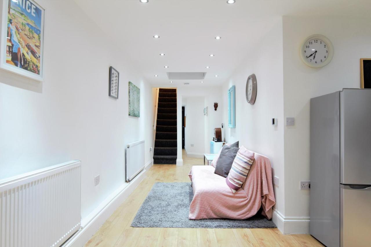 Newly Refurbished 2 Bedroom In The Heart Of Greenwich * Londres