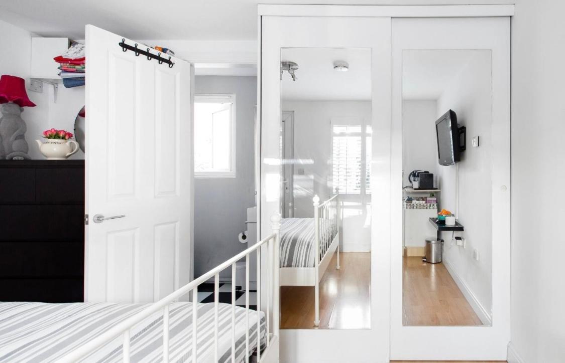 Studio, Private, Independant Entrance, Central, Battersea Park Appartement Londen