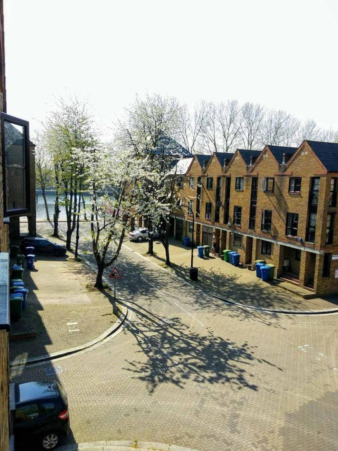 With En-suite And Free Parking Gjestgiverier London