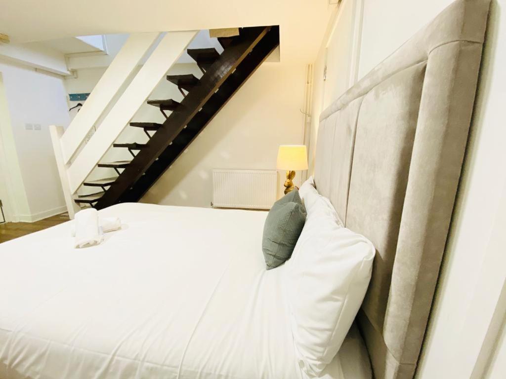 Aparthotel Commercial City