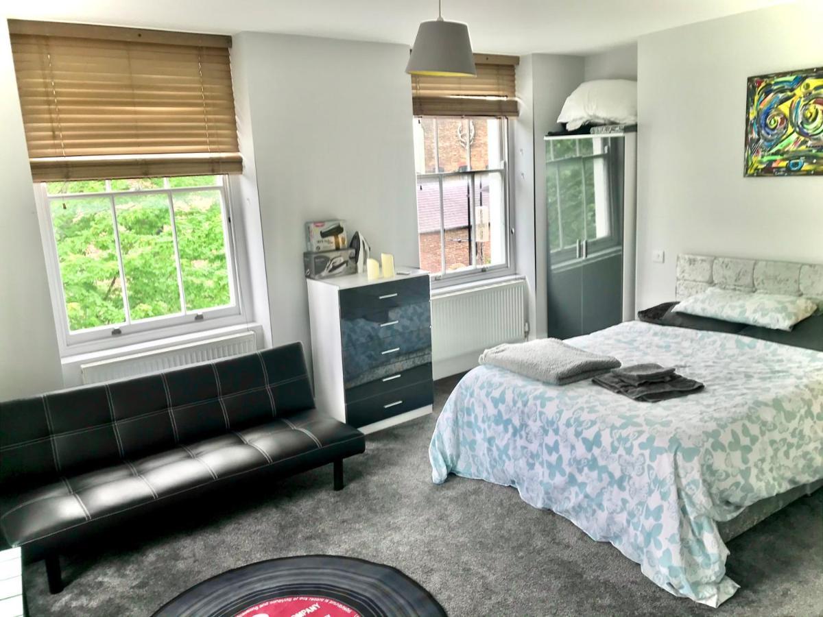 Gasthuis Camden Large 2 Bedroom Flat *