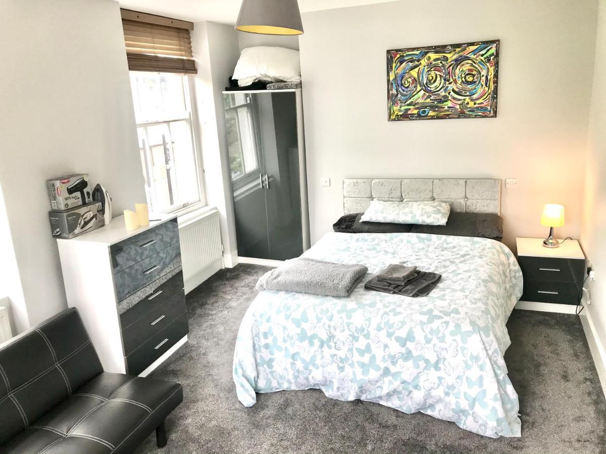 Gasthuis Camden Large 2 Bedroom Flat Londen
