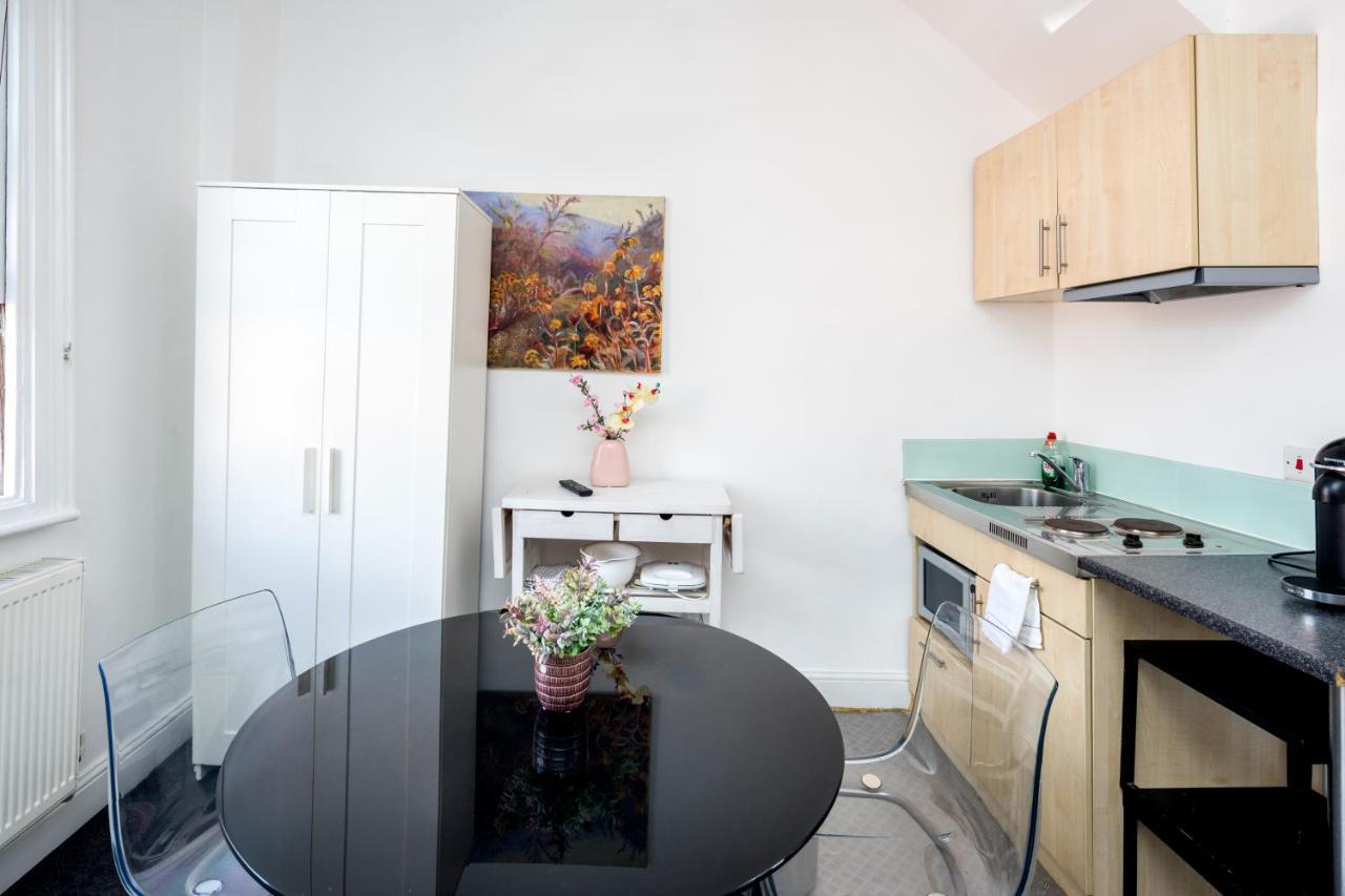 Apartment Cosy 1-bed Flat On King's Road In Chelsea, West London
