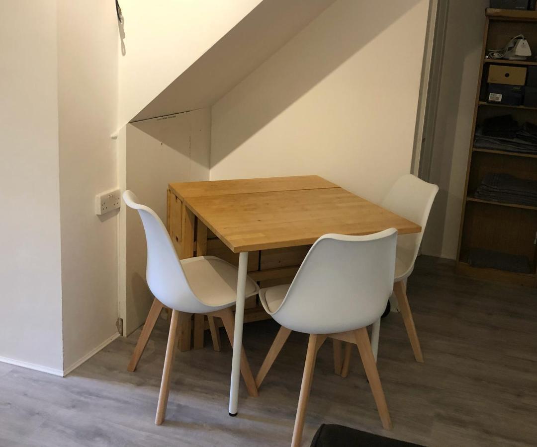 Privatunterkunft Double With Private Bathroom In A 2-bedrooms House *