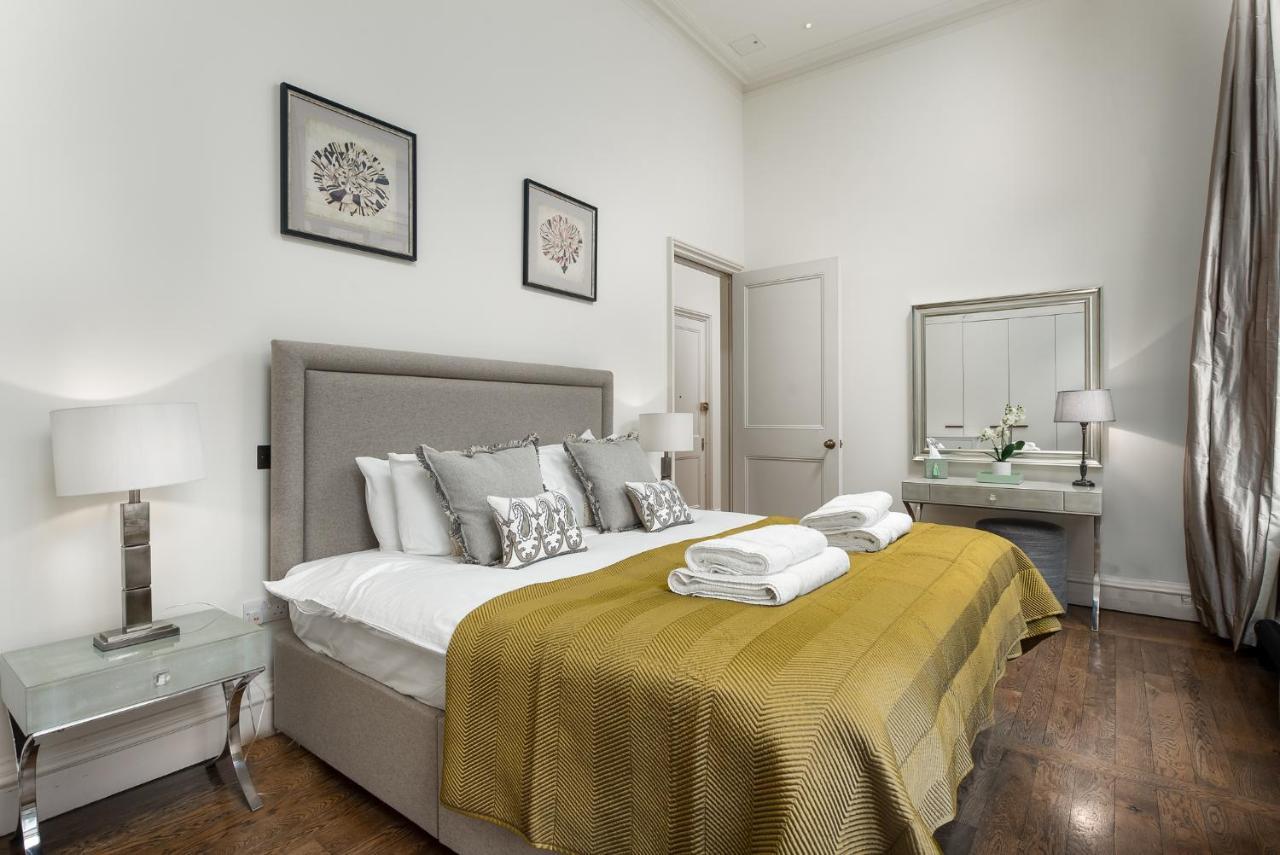 Grosvenor Gardens By Capital * Londen