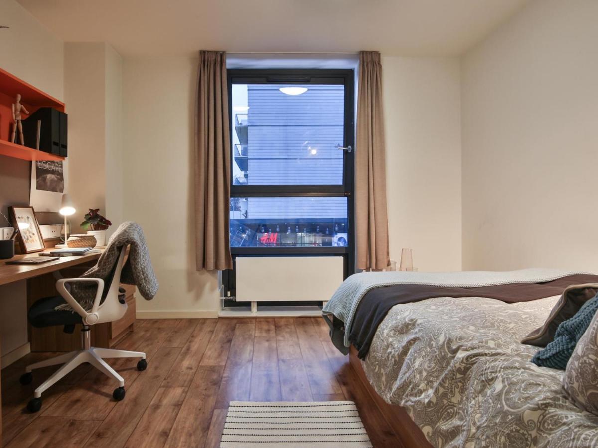 Private Bedrooms And Minutes Away From Wembley Stadium At Sterling Court * London